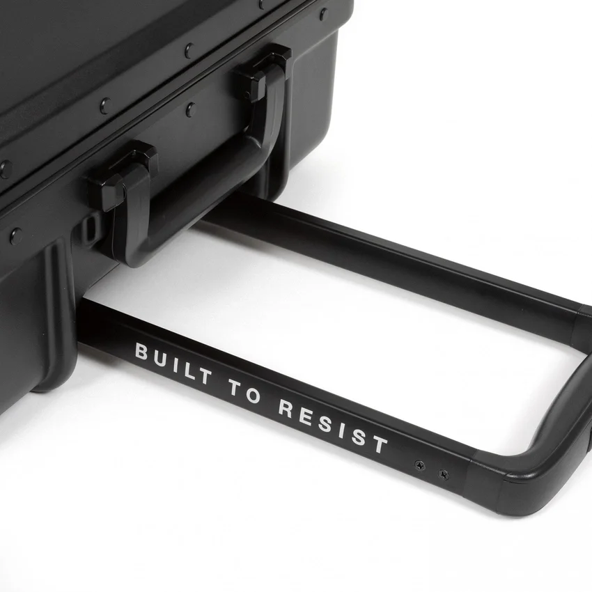 RESIST'R CASE M SCHWARZ